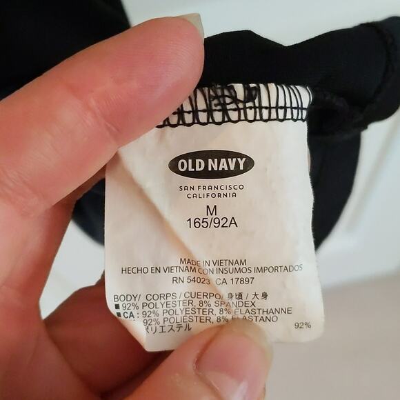 Old Navy Active Top, Built-in Bra, M - Picture 4 of 6